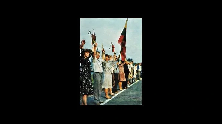 On This Day August 23 1989 – The Singing Revolution Took Place When 2 Million People From Latvia and Lithuania Began Singing While Holding Hands