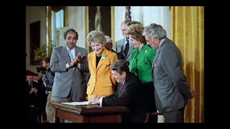 On This Day November 18 1988 – President Ronald Reagan Signed the Bill Allowing the Death Penalty for Drug Traffickers