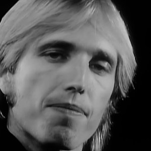 Tom Petty And The Heartbreakers - A Woman In Love (It's Not Me) (Official Music Video)