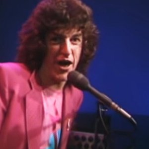REO Speedwagon - Keep on Loving You (Video Version)